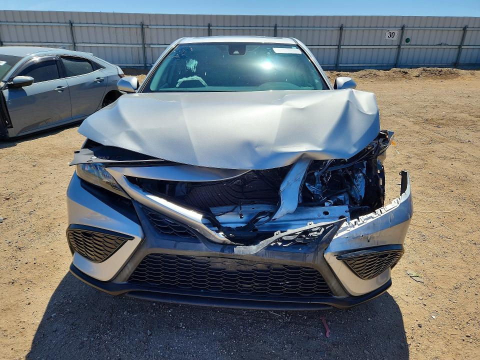 2021 Toyota Camry მანქანა იყიდება აუქციონზე, vin: 4T1T11AK3MU579706, აუქციონის ნომერი: 54023976