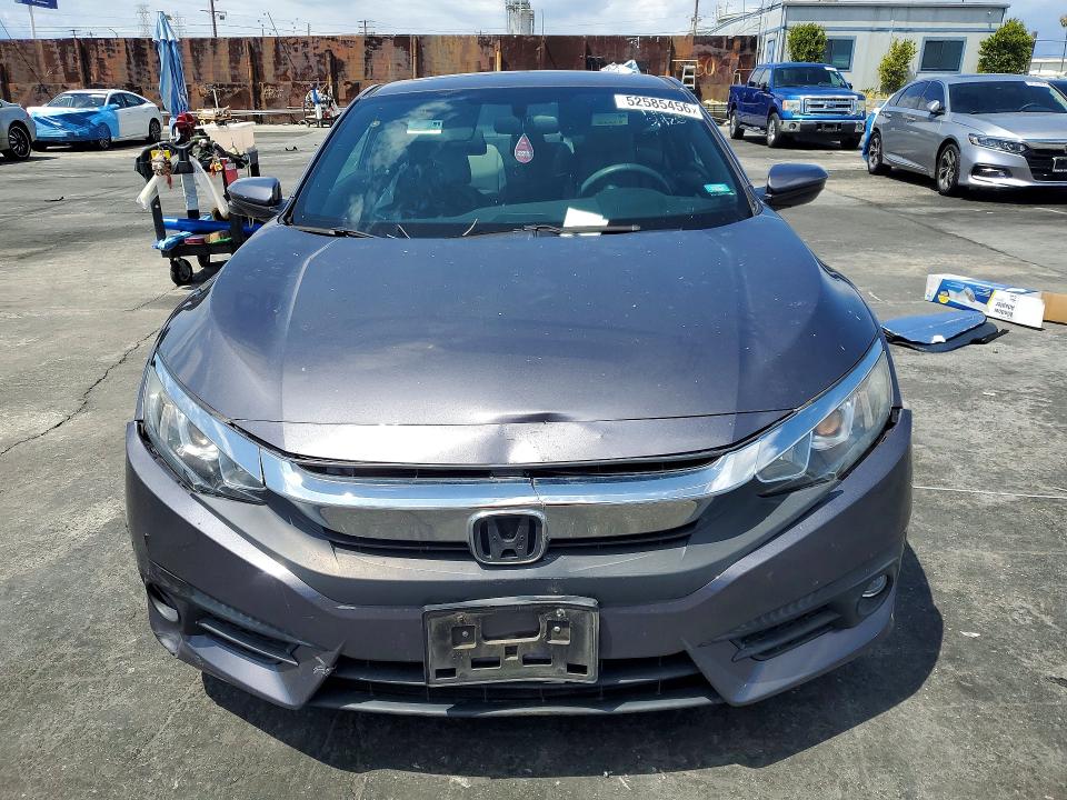52585456 :رقم المزاد ، 2HGFC3B38HH358384 vin ، 2017 Honda Civic مزاد بيع