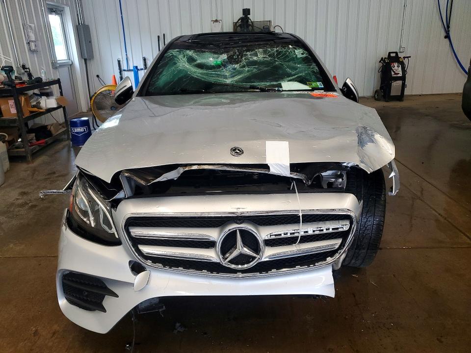54241356 :رقم المزاد ، W1KZF6JB2LA801767 vin ، 2020 Mercedes-benz E مزاد بيع