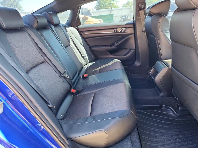 Продаж на аукціоні авто 2018 Honda Accord, vin: 1HGCV1F31JA220265, номер лоту: 53876926