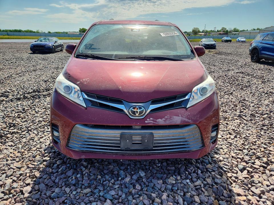 Продаж на аукціоні авто 2018 Toyota Sienna, vin: 5TDYZ3DCXJS927813, номер лоту: 52855256