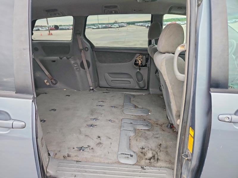 Продажа на аукционе авто 2004 Toyota Sienna, vin: 5TDZA23C84S121822, номер лота: 52242316