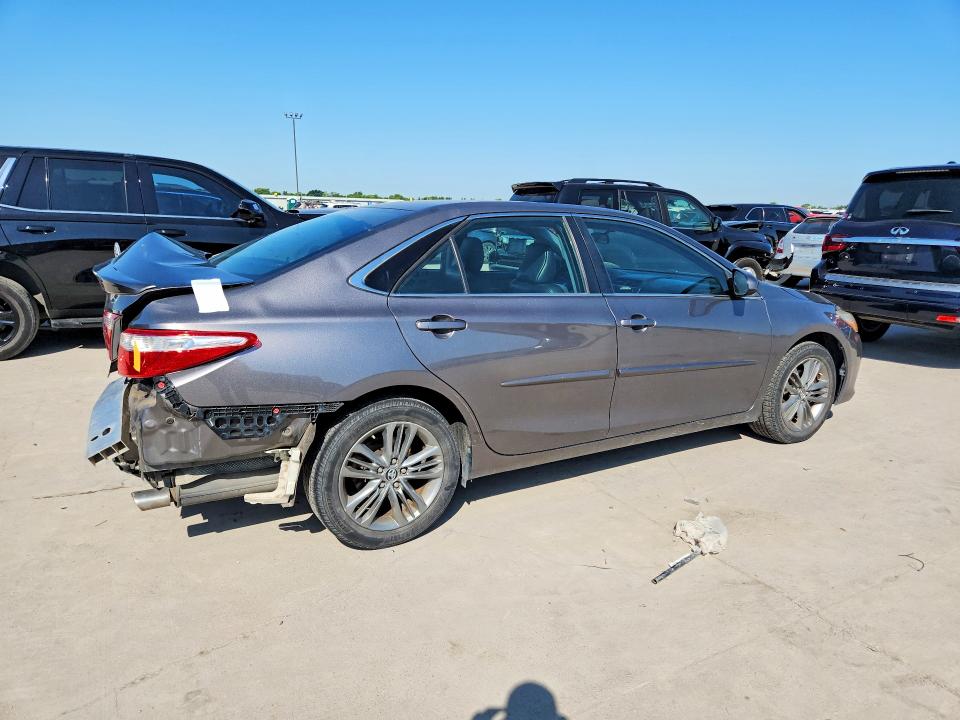 53276236 :رقم المزاد ، 4T1BF1FK4HU367473 vin ، 2017 Toyota Camry مزاد بيع