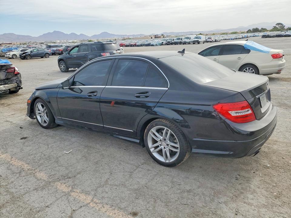2013 Mercedes-benz C მანქანა იყიდება აუქციონზე, vin: WDDGF4HB5DR279947, აუქციონის ნომერი: 52378226