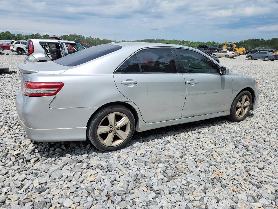 52523636 :رقم المزاد ، 4T1BF3EK1BU629986 vin ، 2011 Toyota Camry مزاد بيع
