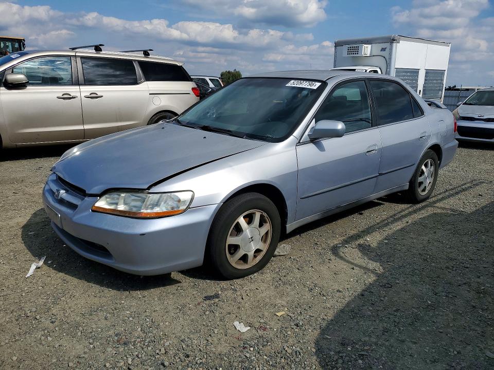 1998 Honda Accord მანქანა იყიდება აუქციონზე, vin: 1HGCG5648WA077204, აუქციონის ნომერი: 52097796