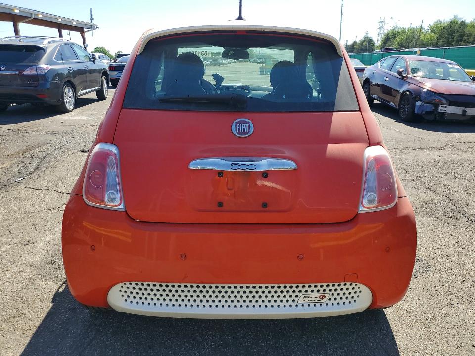 Продажа на аукционе авто 2015 Fiat 500, vin: 3C3CFFGE0FT656991, номер лота: 53138046