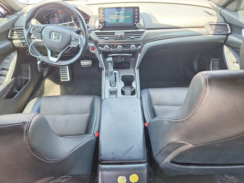 54657036 :رقم المزاد ، 1HGCV1F36JA029585 vin ، 2018 Honda Accord مزاد بيع