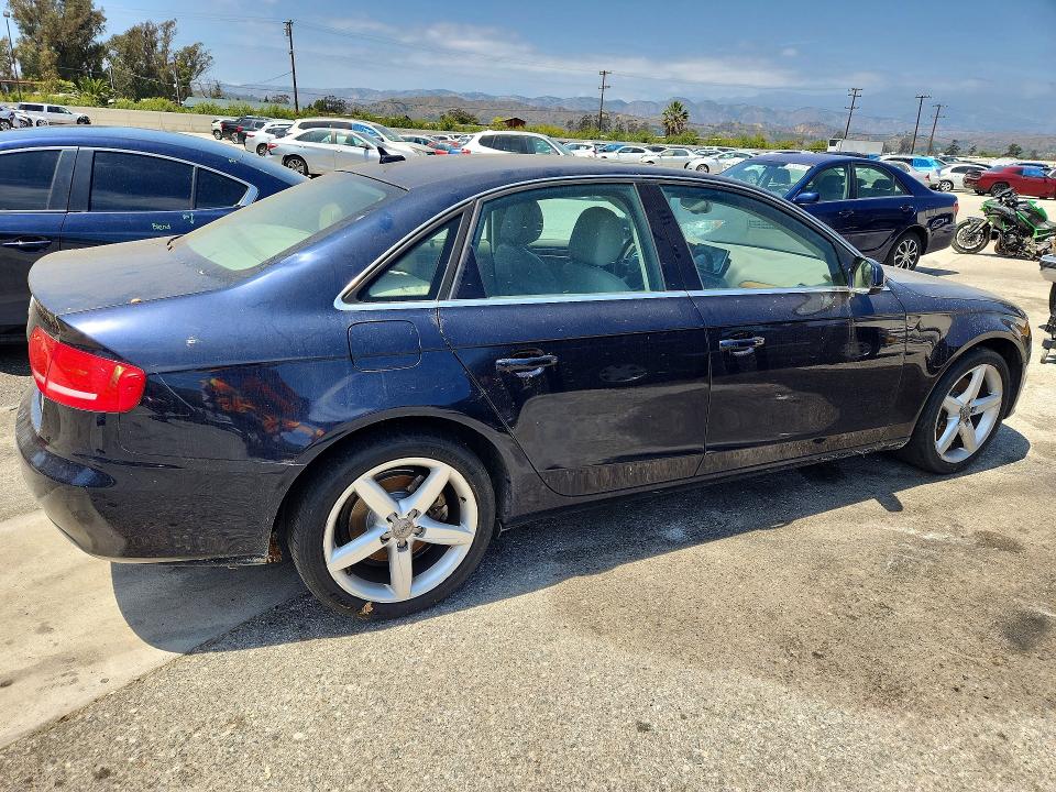 53631156 :رقم المزاد ، WAUMFAFL3BN044682 vin ، 2011 Audi A4 مزاد بيع