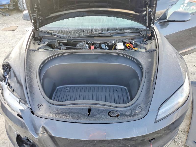 52872396 :رقم المزاد ، 5YJ3E1EA7SF030493 vin ، 2025 Tesla Model 3 مزاد بيع