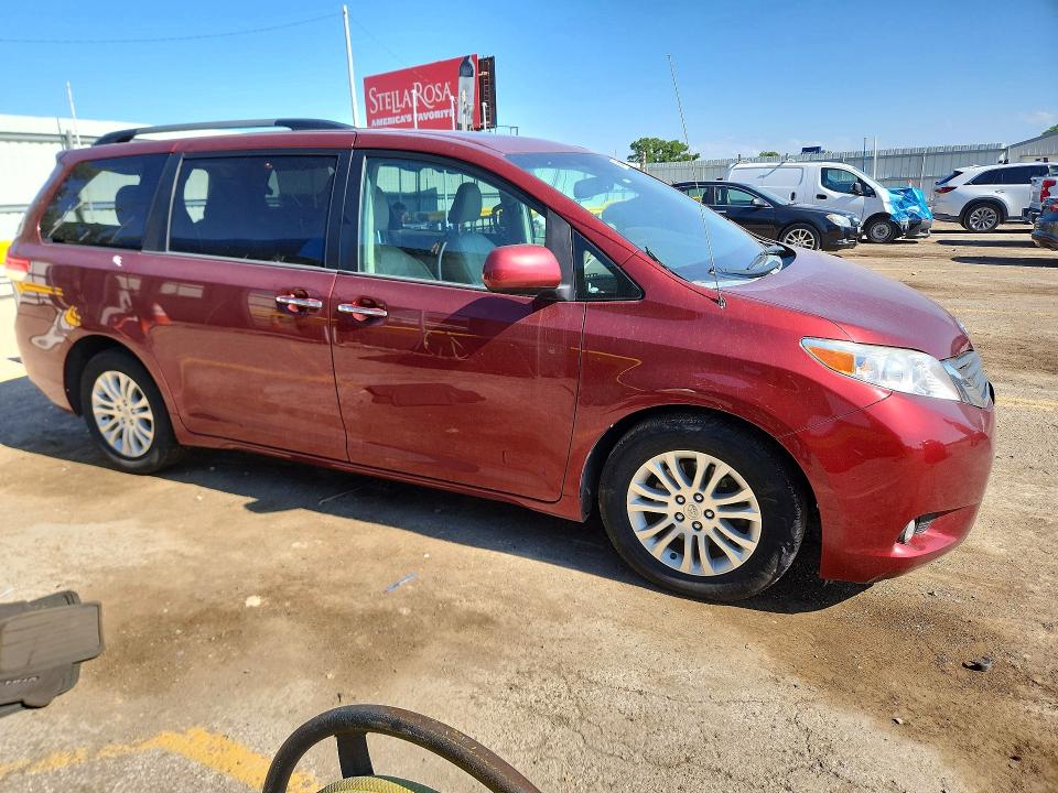 Aukcja sprzedaży 2014 Toyota Sienna, vin: 5TDYK3DCXES447569, numer aukcji: 54696566