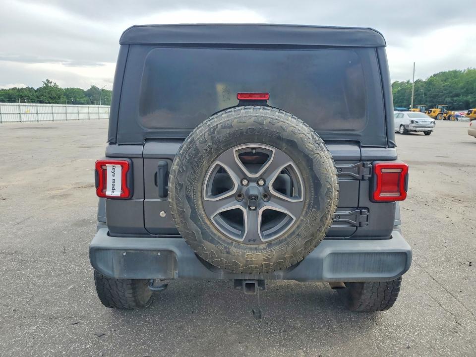 55142226 :رقم المزاد ، 1C4HJXDNXJW327793 vin ، 2018 Jeep Wrangler Unlimited مزاد بيع