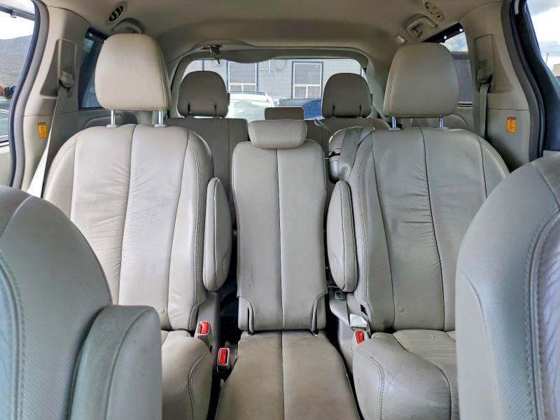 55412636 :رقم المزاد ، 5TDYK3DC6CS229285 vin ، 2012 Toyota Sienna مزاد بيع