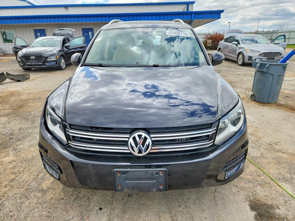 51496716 :رقم المزاد ، WVGSV7AX0HK010554 vin ، 2017 Volkswagen Tiguan مزاد بيع