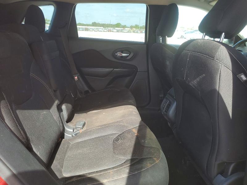 52482506 :رقم المزاد ، 1C4PJMCB3FW739076 vin ، 2015 Jeep Cherokee مزاد بيع