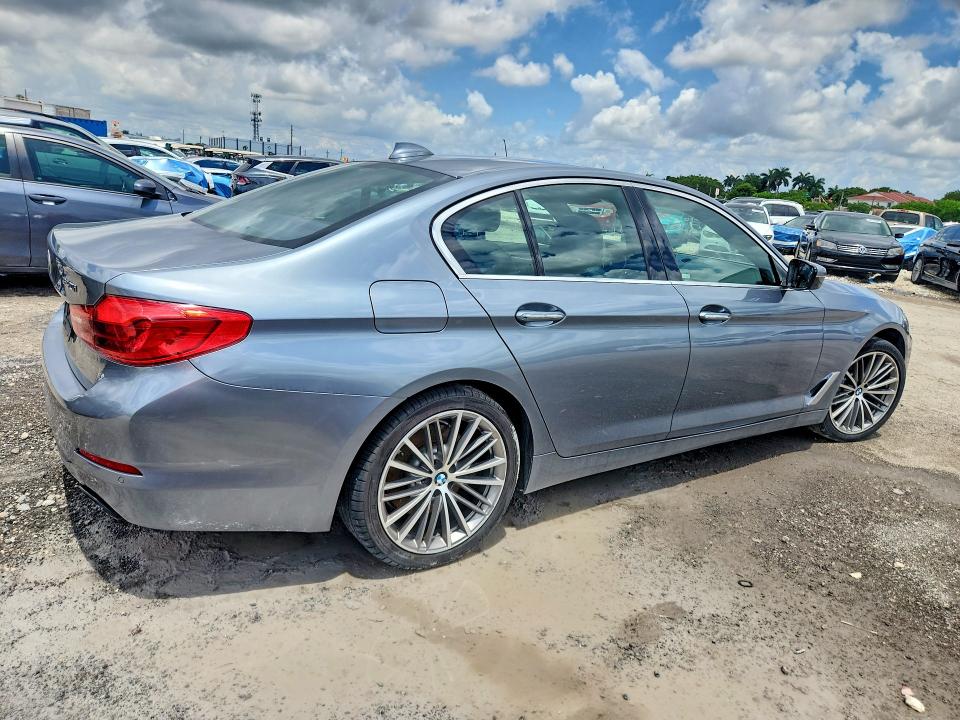 55197336 :رقم المزاد ، WBAJE5C53JWA93217 vin ، 2018 Bmw 540 مزاد بيع