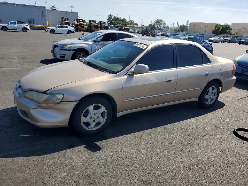 52897296 :رقم المزاد ، 1HGCG6672YA152708 vin ، 2000 Honda Accord مزاد بيع
