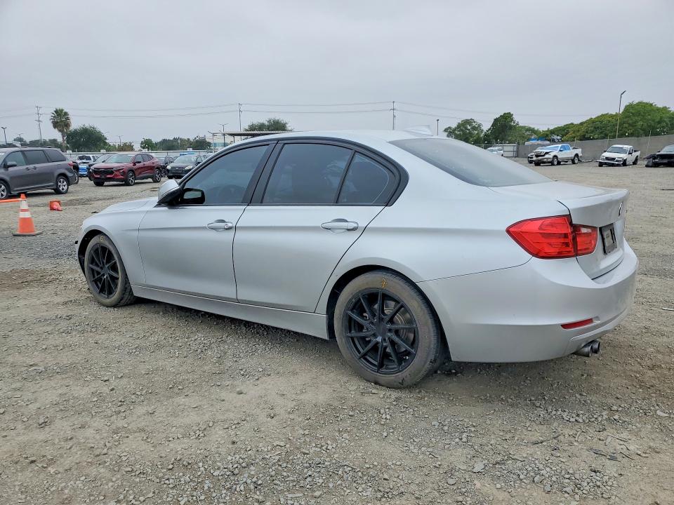 51910596 :رقم المزاد ، WBA3A5G57ENP32481 vin ، 2014 Bmw 328 مزاد بيع