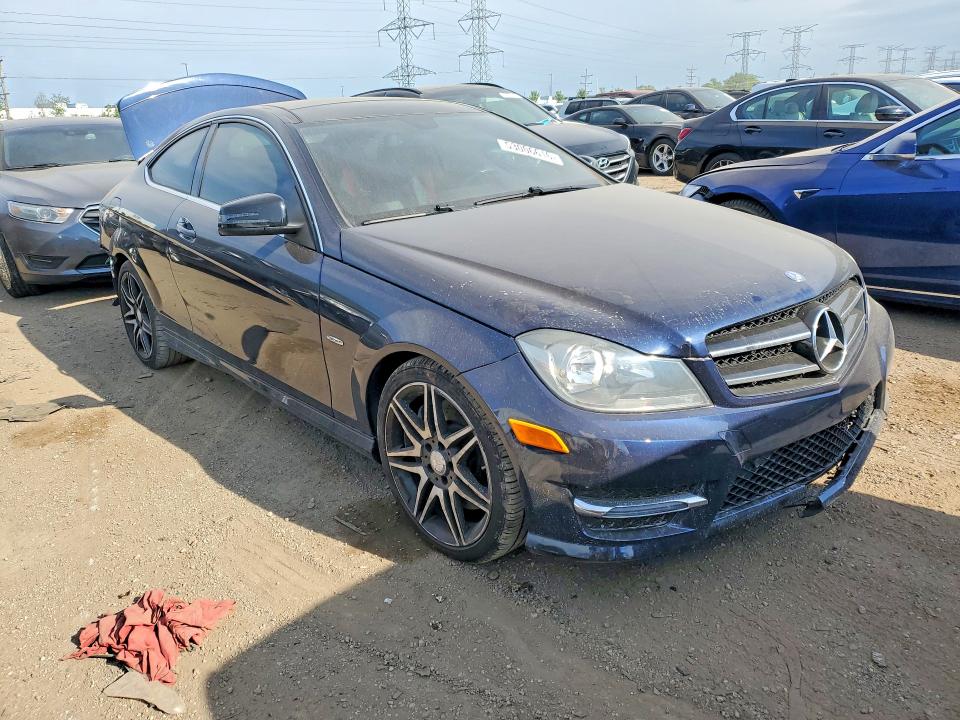 53006616 :رقم المزاد ، WDDGJ4HB7EG162964 vin ، 2014 Mercedes-benz C مزاد بيع