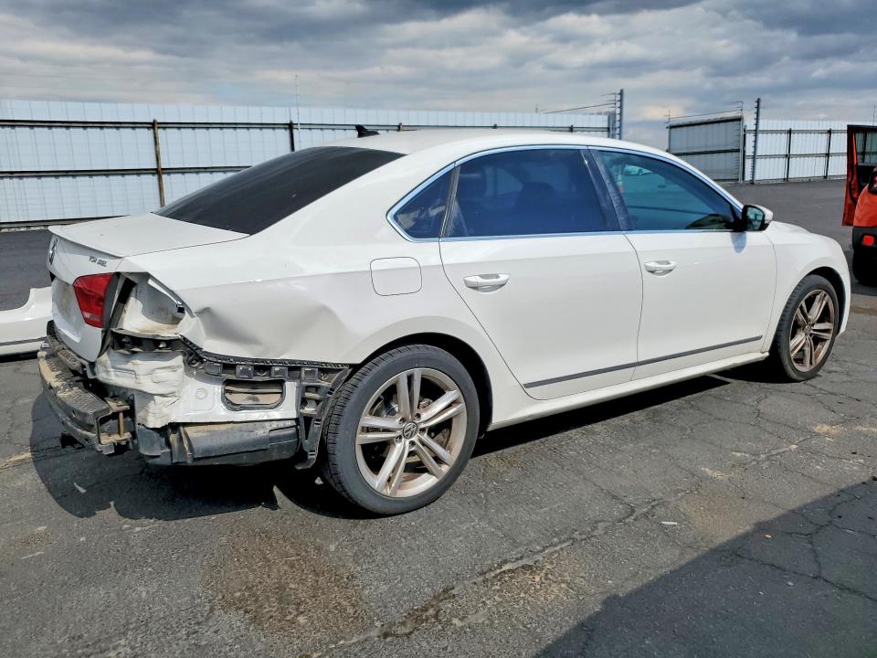54726486 :رقم المزاد ، 1VWCN7A3XEC030626 vin ، 2014 Volkswagen Passat مزاد بيع
