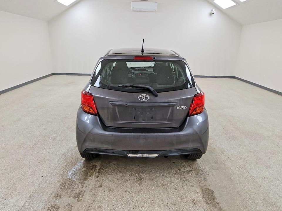 52245316 :رقم المزاد ، VNKKTUD35FA042301 vin ، 2015 Toyota Yaris مزاد بيع