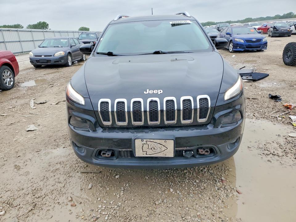 54068246 :رقم المزاد ، 1C4PJMCS8HW545288 vin ، 2017 Jeep Cherokee مزاد بيع