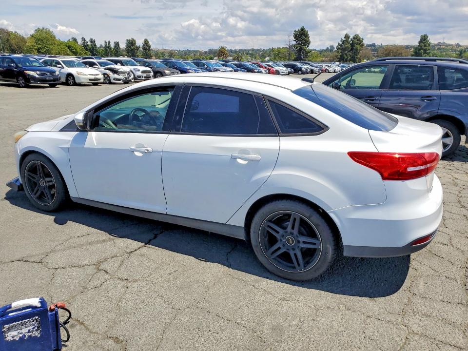 Продажа на аукционе авто 2015 Ford Focus, vin: 1FADP3F28FL263664, номер лота: 55188736