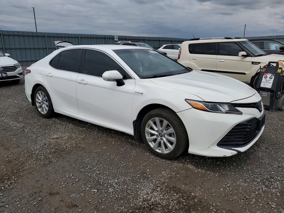 53547016 :رقم المزاد ، 4T1B31HK2JU508116 vin ، 2018 Toyota Camry Le Hybrid 4dr مزاد بيع
