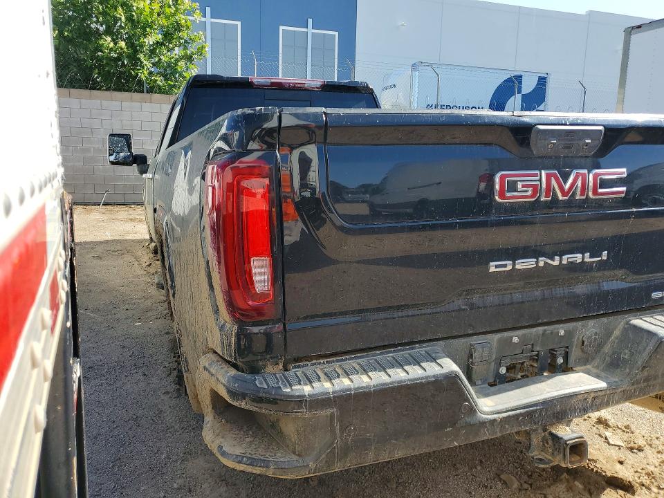 74902215 :رقم المزاد ، 1GT49REY8NF331455 vin ، 2022 Gmc Sierra K2500 Denali مزاد بيع
