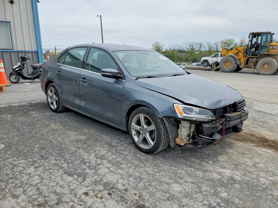 2013 Volkswagen Jetta მანქანა იყიდება აუქციონზე, vin: 3VW3L7AJ7DM402697, აუქციონის ნომერი: 53156236