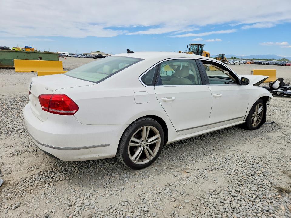 53782926 :رقم المزاد ، 1VWBT7A32FC010633 vin ، 2015 Volkswagen Passat مزاد بيع