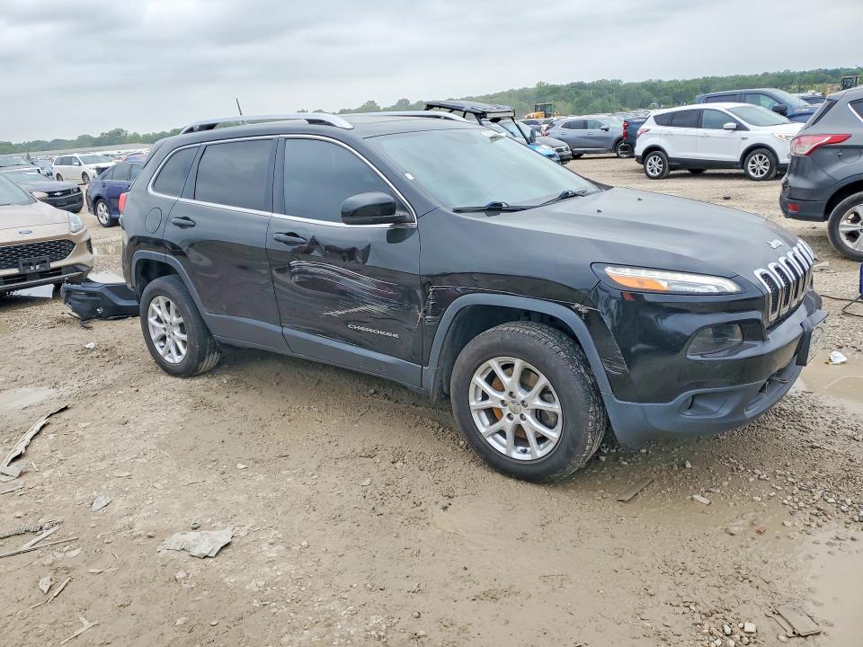 54068246 :رقم المزاد ، 1C4PJMCS8HW545288 vin ، 2017 Jeep Cherokee مزاد بيع