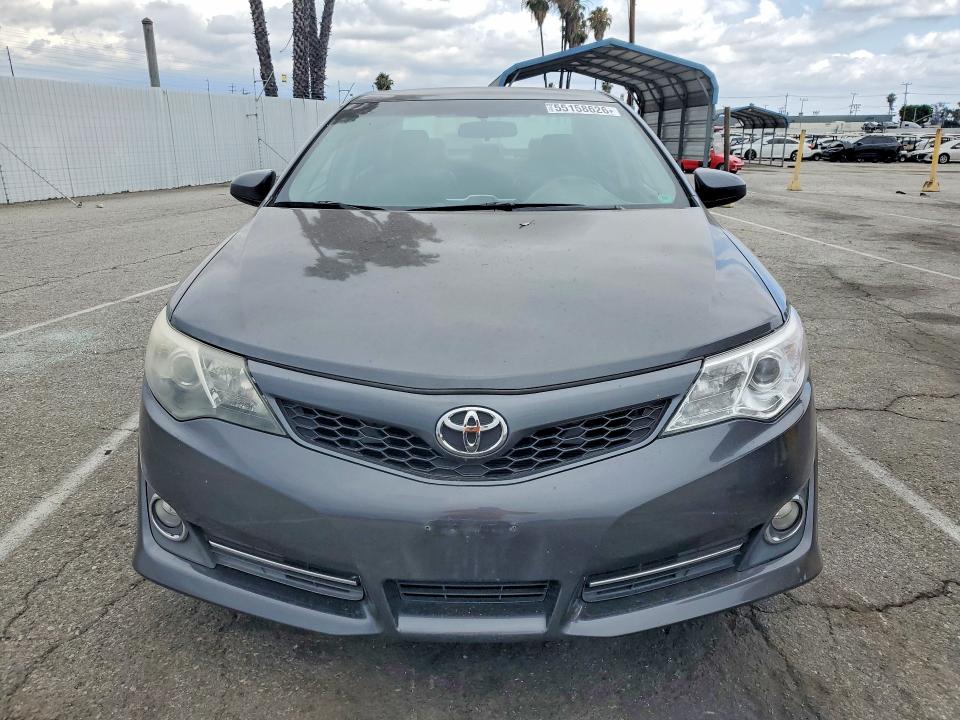 55158626 :رقم المزاد ، 4T1BF1FK3CU549822 vin ، 2012 Toyota Camry مزاد بيع