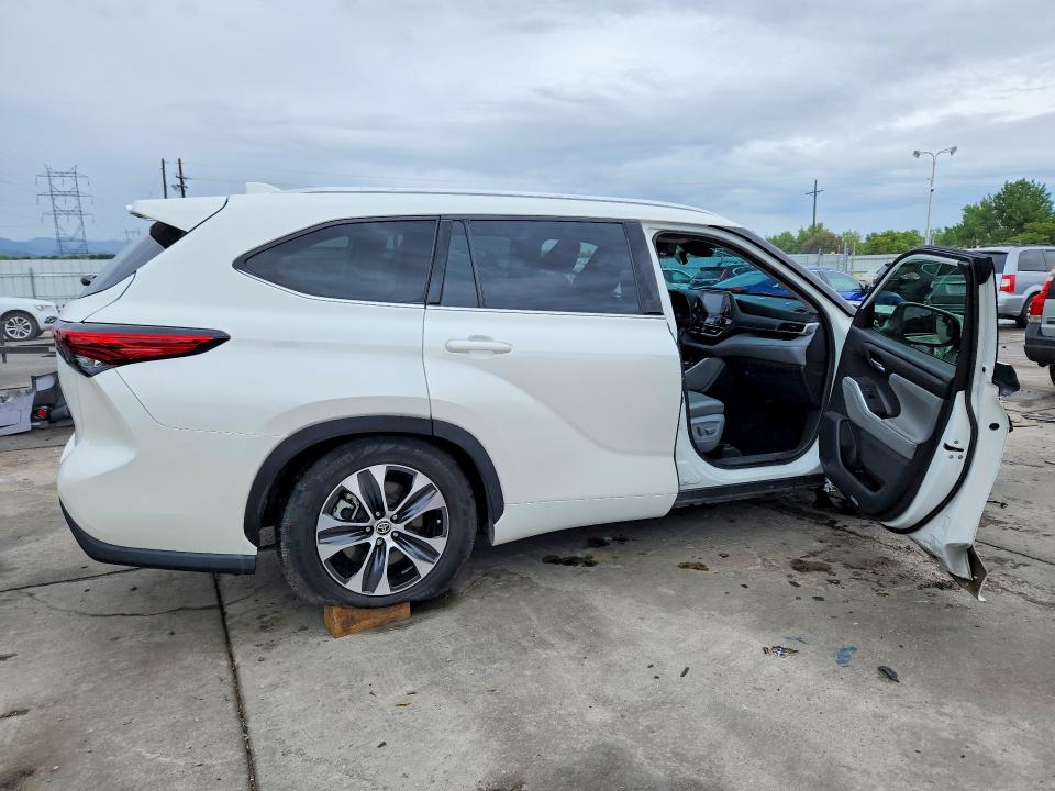 55151266 :رقم المزاد ، 5TDHZRBH7LS518236 vin ، 2020 Toyota Highlander مزاد بيع