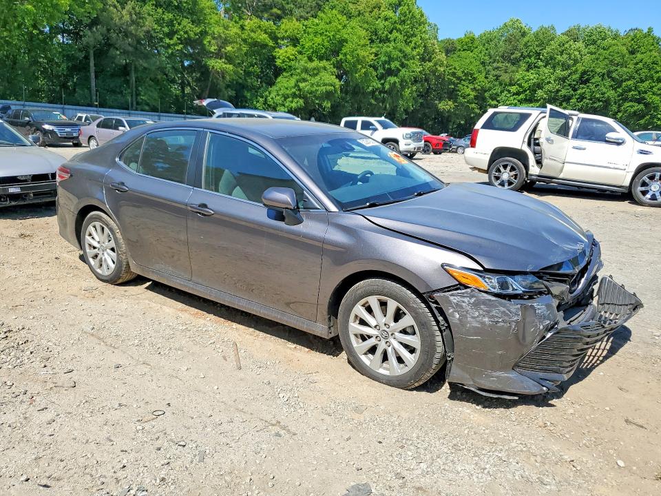 Продажа на аукционе авто 2018 Toyota Camry, vin: 4T1B11HKXJU641888, номер лота: 52294336