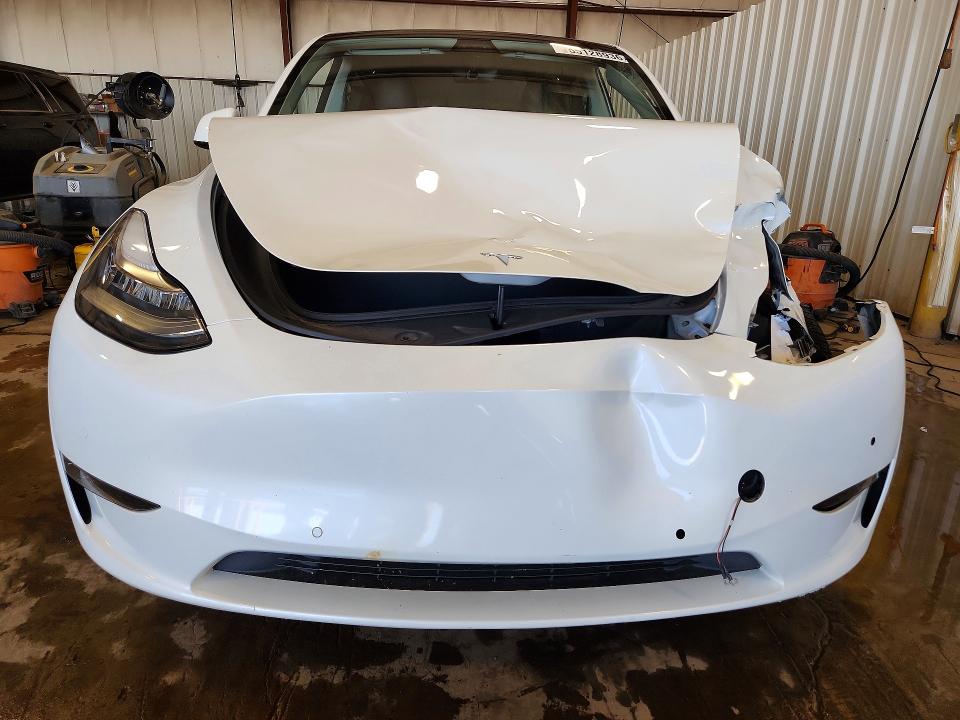 55128936 :رقم المزاد ، 7SAYGDEE2NF331636 vin ، 2022 Tesla Model Y مزاد بيع