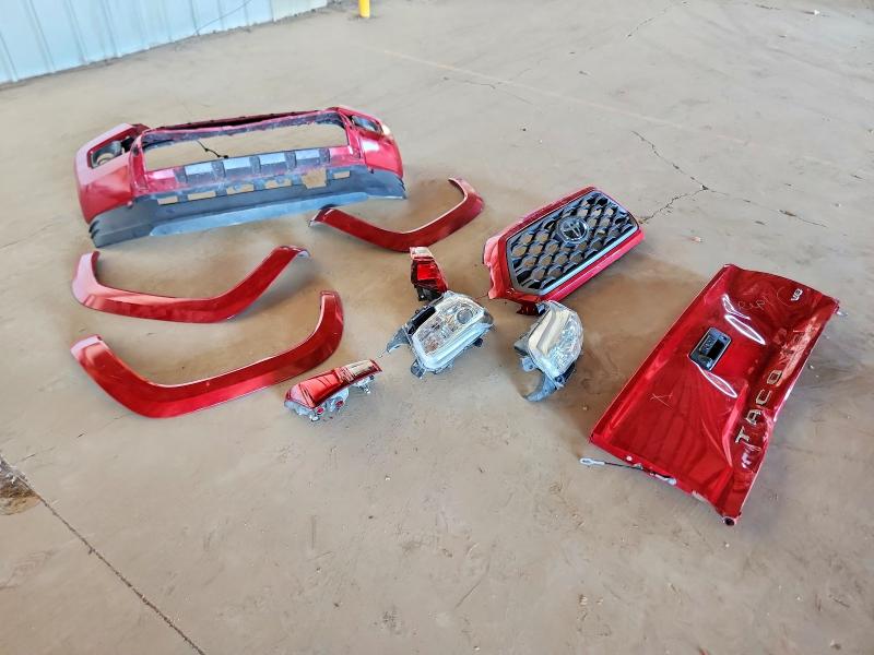 55740936 :رقم المزاد ، 3TMAZ5CNXNM162897 vin ، 2022 Toyota Tacoma مزاد بيع