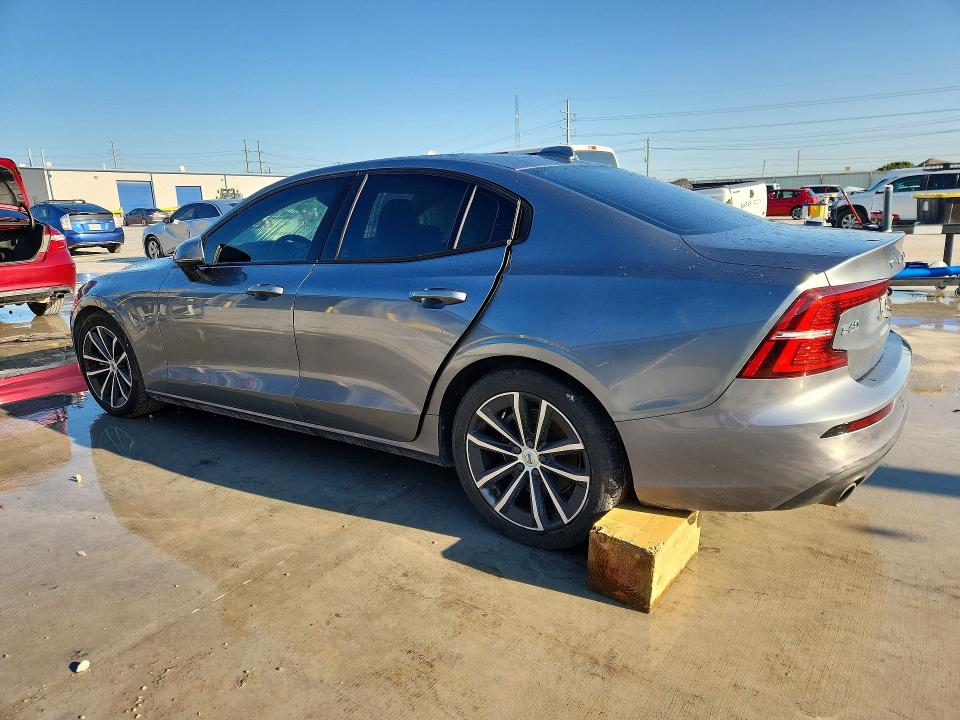 51910516 :رقم المزاد ، 7JR102FK4MG096576 vin ، 2021 Volvo S60 مزاد بيع
