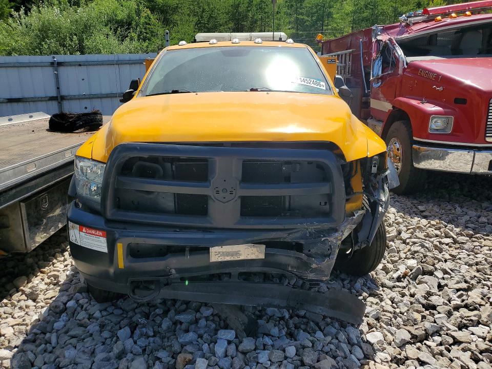 54452486 :رقم المزاد ، 3C7WRNAL5JG338709 vin ، 2018 Ram 5500 مزاد بيع