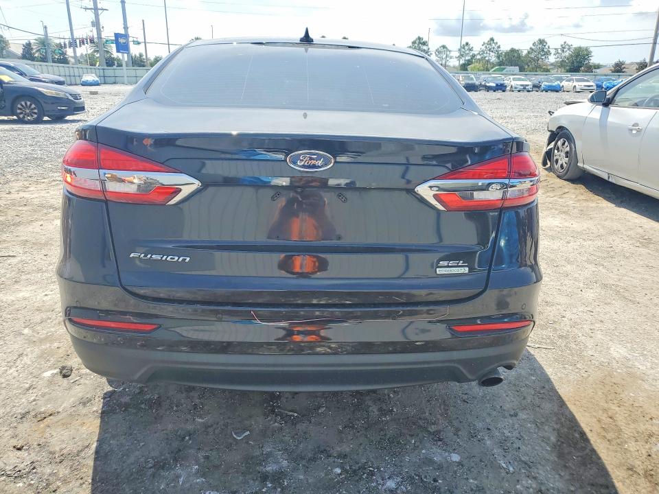 51613026 :رقم المزاد ، 3FA6P0CD0KR236872 vin ، 2019 Ford Fusion مزاد بيع