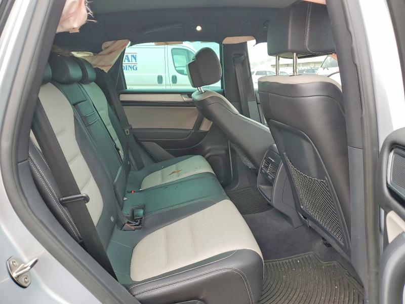 52179756 :رقم المزاد ، WVGRF7BP1HD000646 vin ، 2017 Volkswagen Touareg مزاد بيع