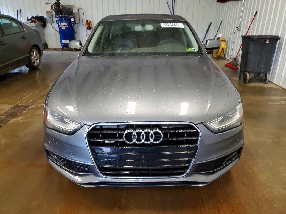 Продаж на аукціоні авто 2015 Audi A4, vin: WAUBFAFL2FN012674, номер лоту: 53246456