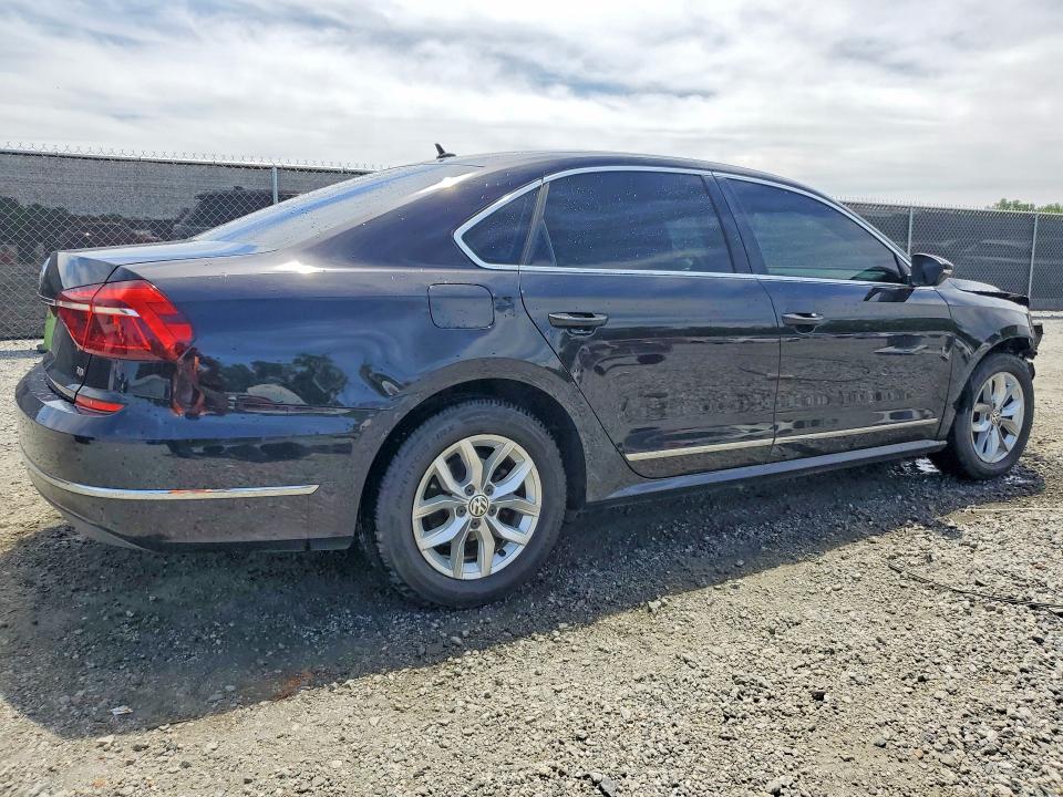 53023396 :رقم المزاد ، 1VWAT7A32HC027866 vin ، 2017 Volkswagen Passat مزاد بيع