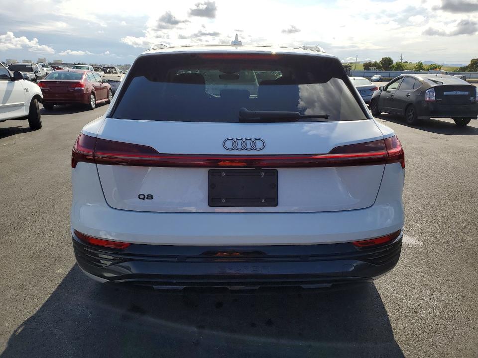 52255786 :رقم المزاد ، WA15AAGE9RB007289 vin ، 2024 Audi Q8 E-tron مزاد بيع