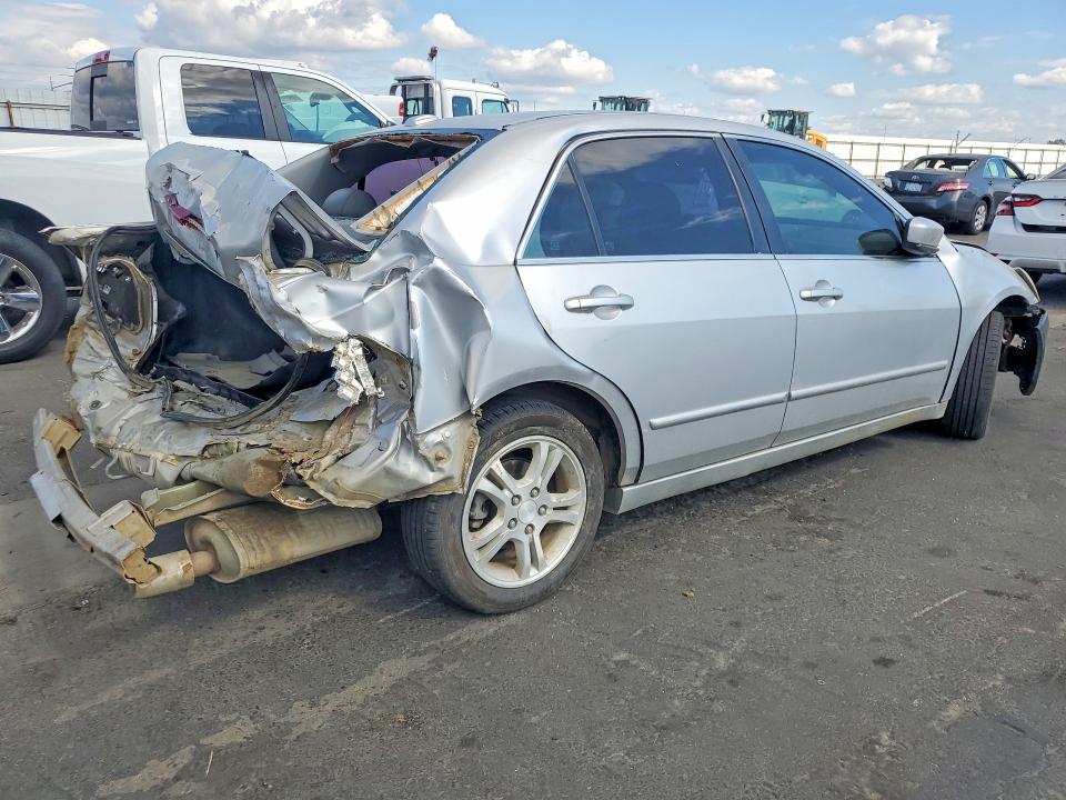 52421236 :رقم المزاد ، 1HGCM56837A199529 vin ، 2007 Honda Accord مزاد بيع