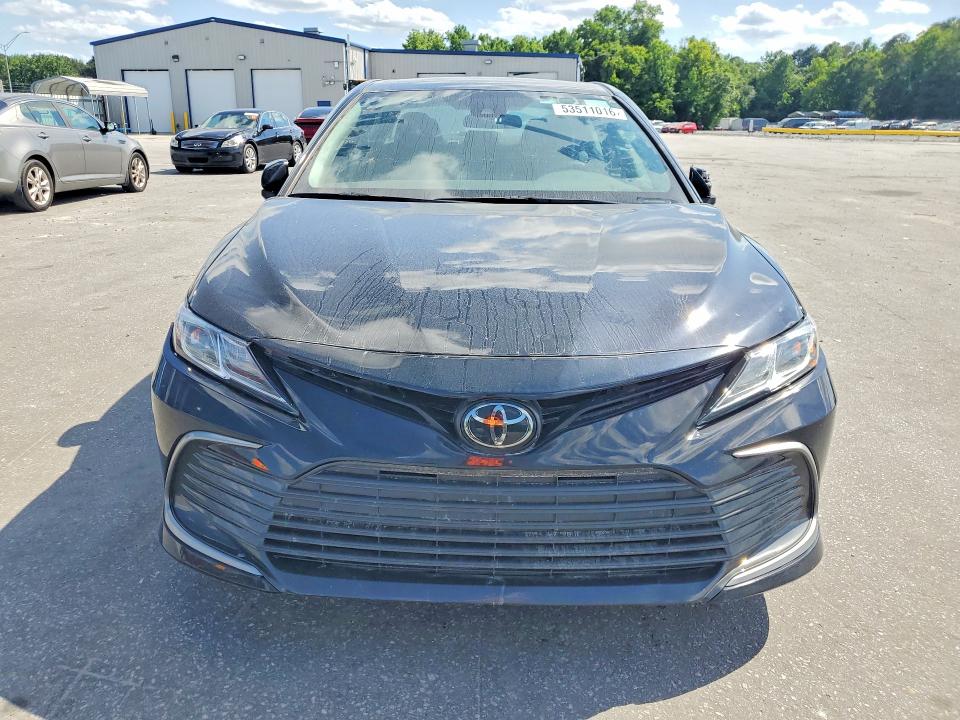 Продажа на аукционе авто 2022 Toyota Camry, vin: 4T1C11AK8NU625502, номер лота: 53511016