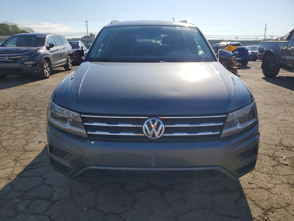 52711706 :رقم المزاد ، 3VV1B7AXXJM075808 vin ، 2018 Volkswagen Tiguan مزاد بيع