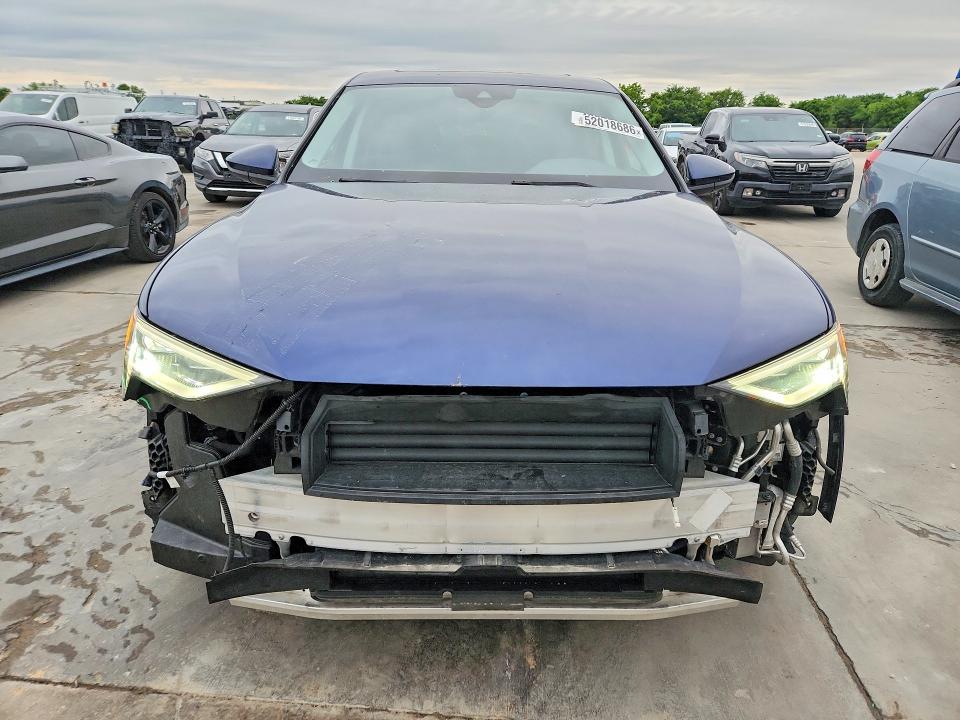 Продажа на аукционе авто 2021 Audi E-tron, vin: WA12AAGE5MB001582, номер лота: 52018686