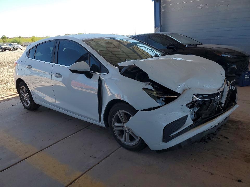 54688986 :رقم المزاد ، 3G1BE6SM0JS583671 vin ، 2018 Chevrolet Cruze مزاد بيع