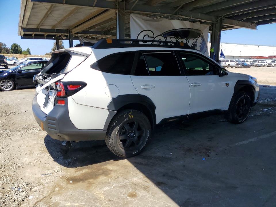 53635546 :رقم المزاد ، 4S4BTGUD3N3230395 vin ، 2022 Subaru Outback مزاد بيع
